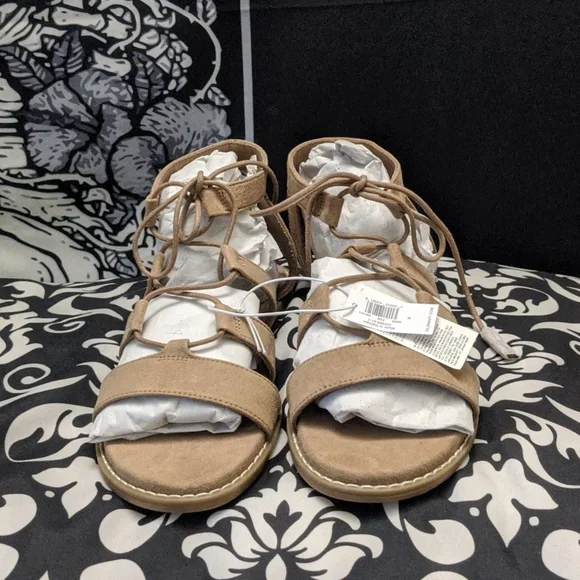 NWT Faux Suede Gladiator Sandals - Picture 3 of 3